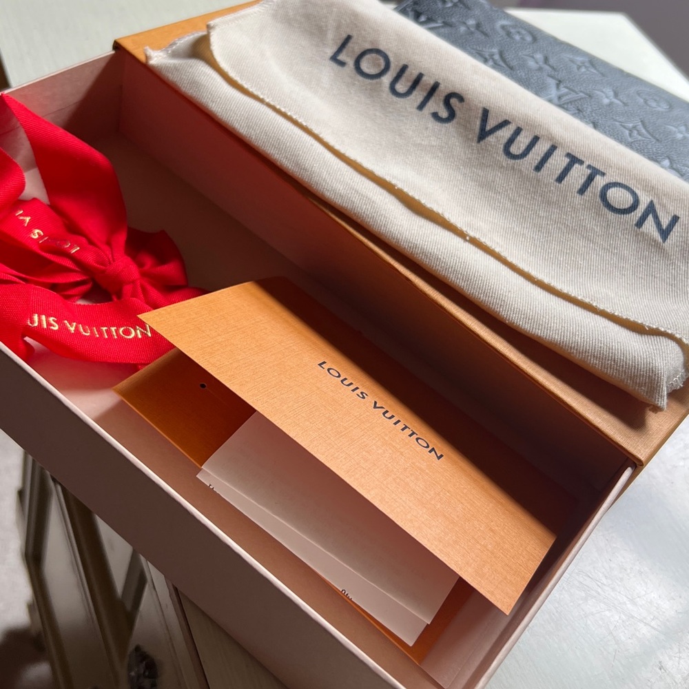 Louis Vuitton Zippy Wallet M61864 - Picture 7 of 15